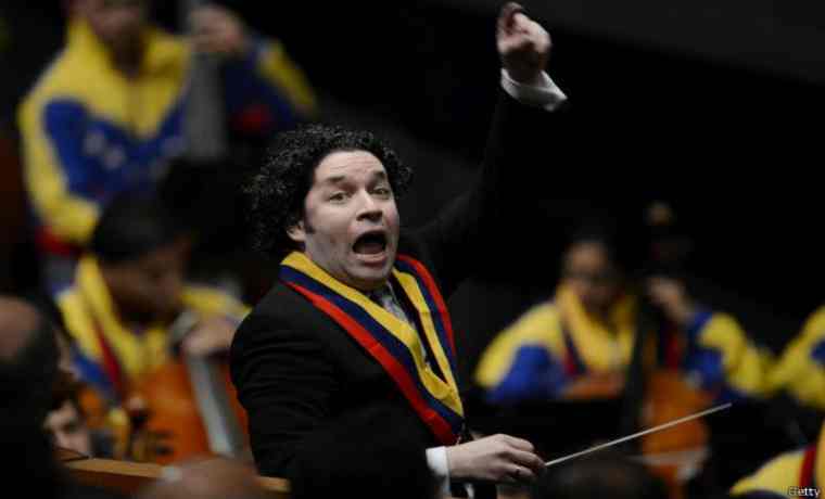 Gustavo Dudamel se presentó en Los Ángeles y así desmintió su muerte