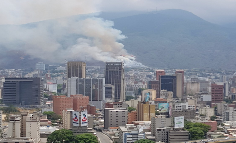 Incendio forestal consumió al menos seis hectáreas de El Ávila a la altura de Mariperez