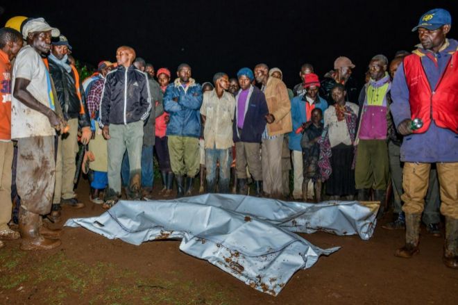Más de 30 muertos y muchos desaparecidos al reventar una represa en Kenia