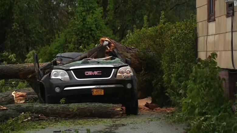 Temible tormenta azota las calles de Nueva York