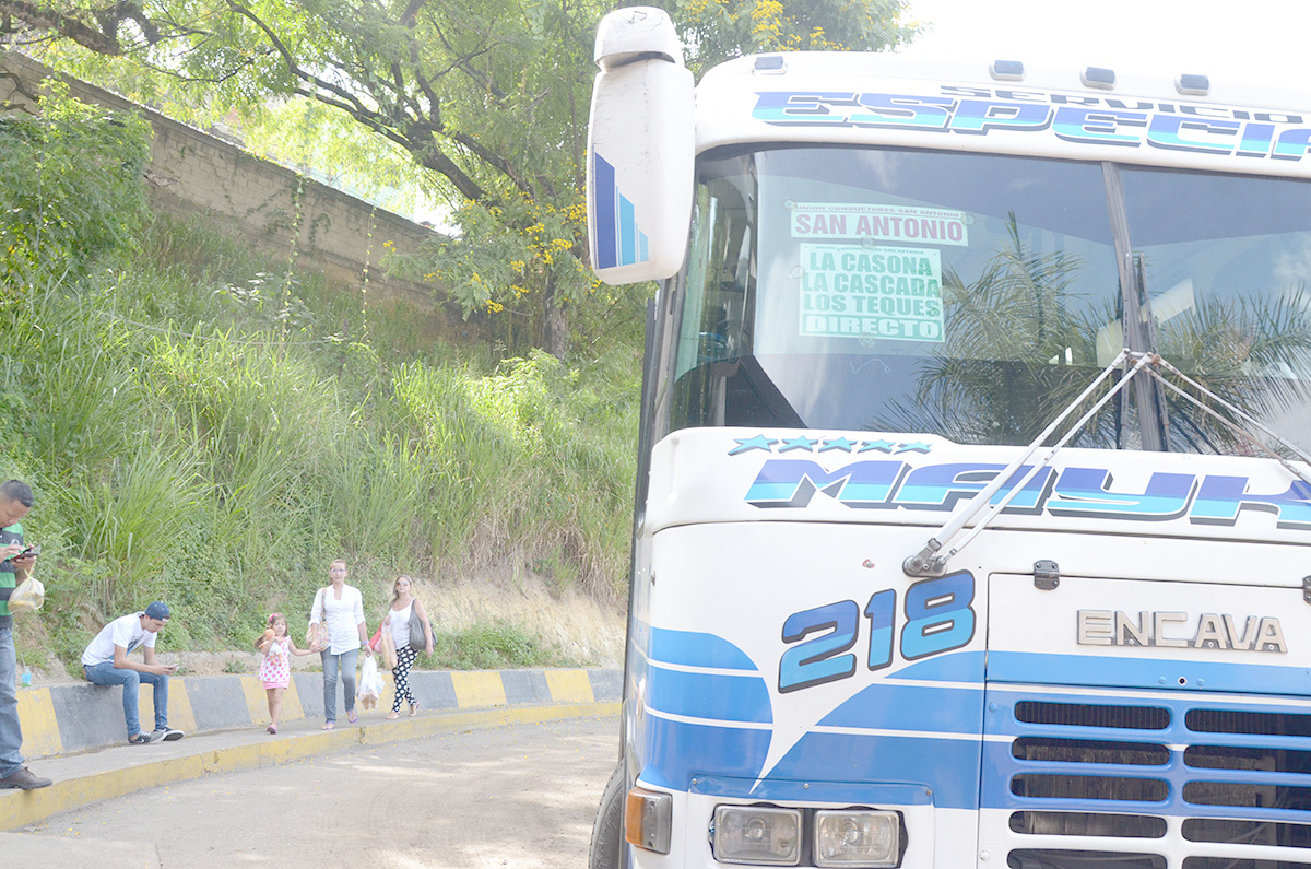 Choferes cobran Bs. 16 mil entre San Antonio y Los Teques