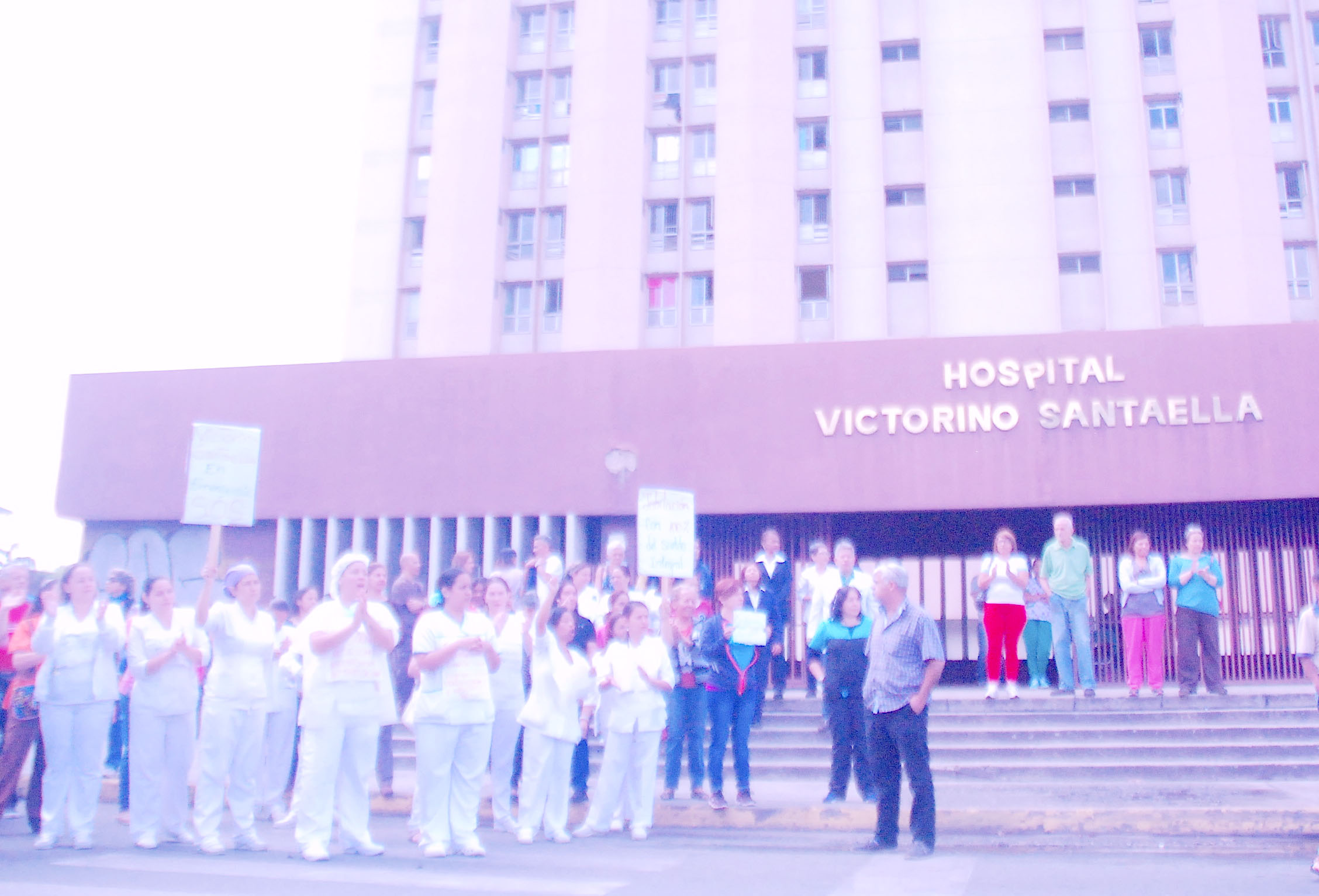 Enfermeros del HVS protestaron por salarios y falta de insumos
