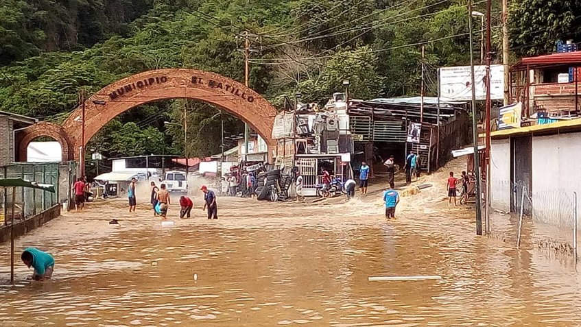 Avería en tubo de La Guairita afecta la entrada de El Hatillo