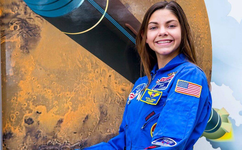 Joven de 17 años es entrenada por la NASA y podría pisar Marte en 2033