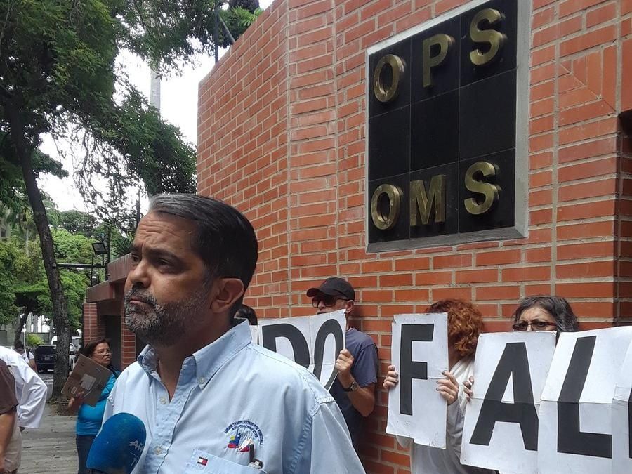 Trabajadores del sector salud y pacientes marcharon hasta la sede de la OPS en Caracas
