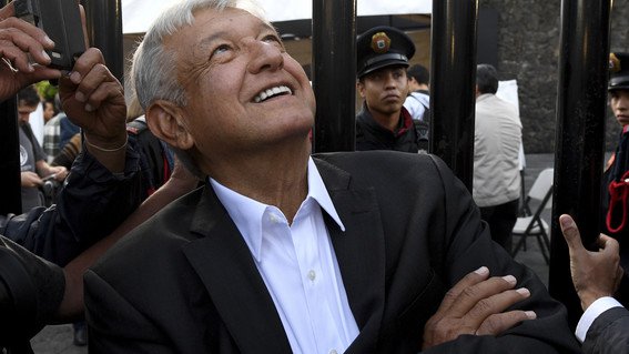 López Obrador gana la presidencia de México con amplia ventaja