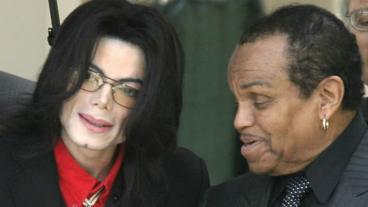 Médico de Michael Jackson acusa a su padre de “castrarlo químicamente”