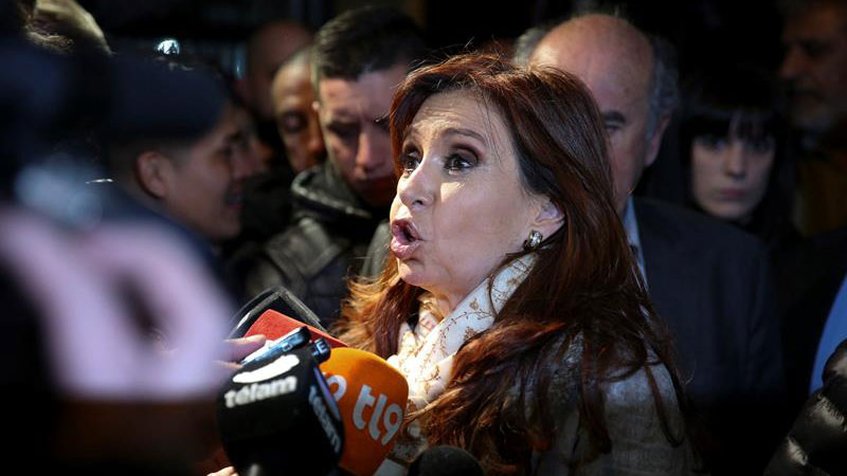 Denuncian “pruebas falsas” tras allanamientos a Cristina Kirchner