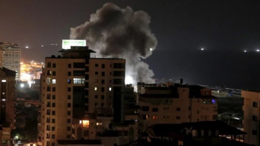 Israel bombardea Gaza tras el lanzamiento de 36 cohetes desde la Franja