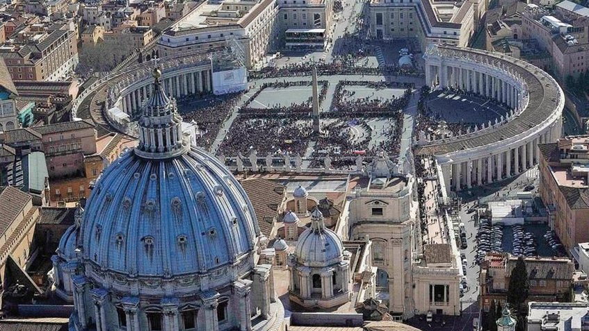 El Vaticano siente “vergüenza” tras el caso de curas pederastas en EE UU