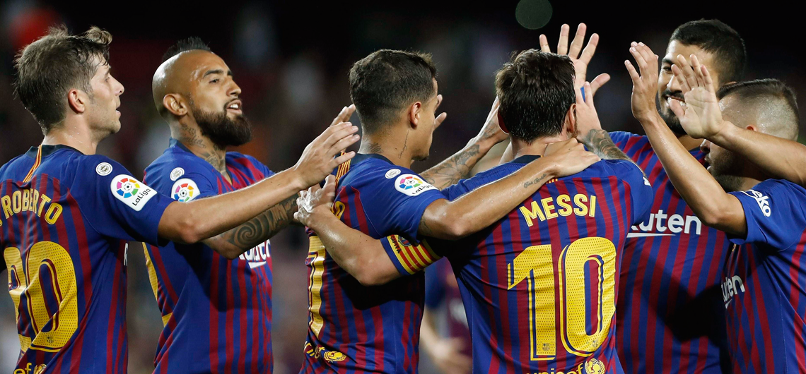 Messi salvó al Barcelona en su primer partido de la Liga