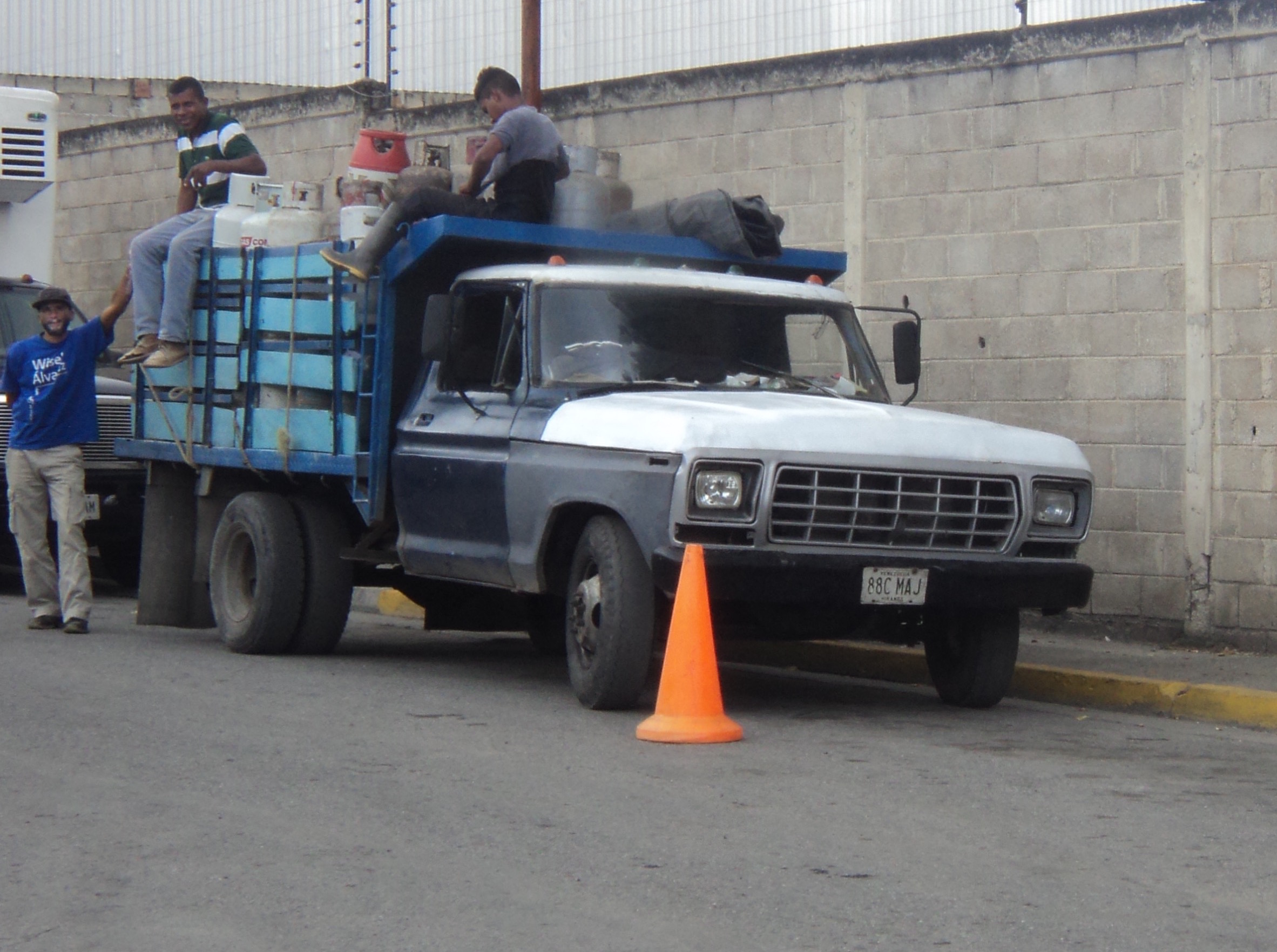 Comunidad Francisco de Miranda clama por gas domestico