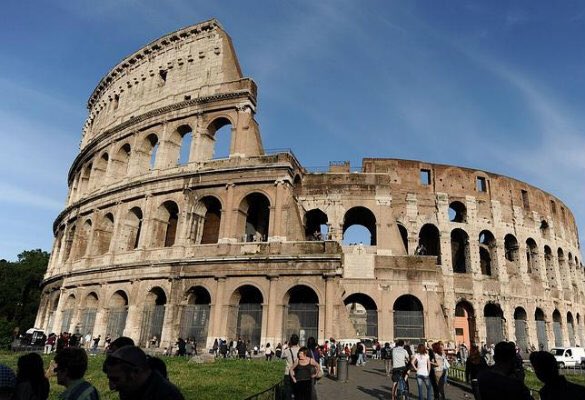 Coliseo Romano, blanco de polémicas por asedio de individuos ambulantes