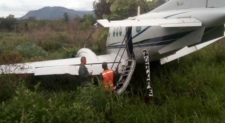 Dan con la caja negra del avión en el que murió el hijo de Pérez Abad