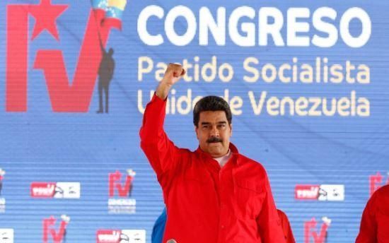 Maduro: Todo el que quiera echar gasolina debe presentar el Carnet de la Patria