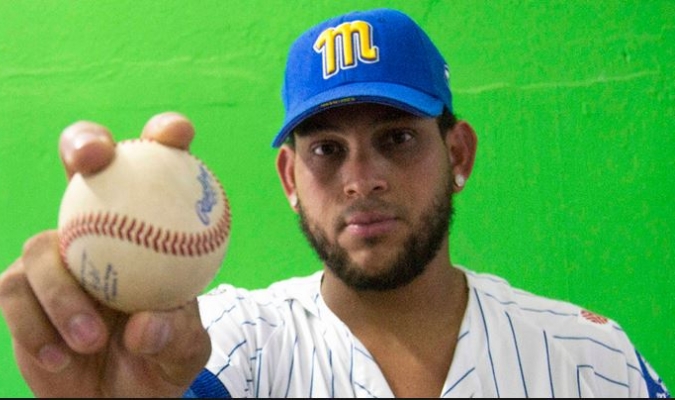 Álvarez calienta motores con Magallanes