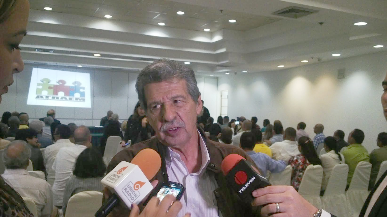 Padilla: “Gobierno de Maduro busca controlar y pulverizar tanto al gran empresario como al recogelatas”