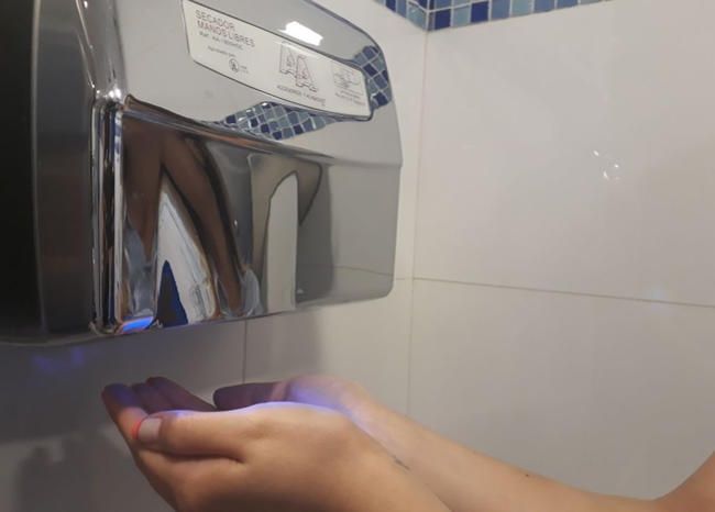 Usar secadores de manos puede ser más peligroso para tu salud de lo que piensas