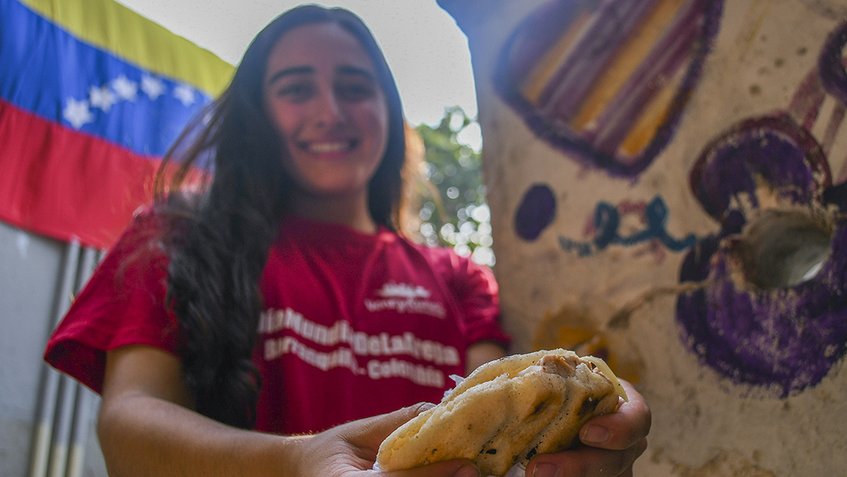 Venezolanos en Colombia celebraron Día Mundial de la Arepa