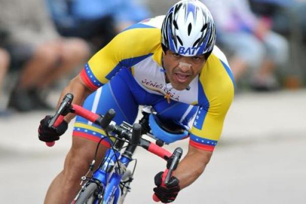 Venezolano Víctor Márquez ganó plata en Copa Paraciclismo de Suecia