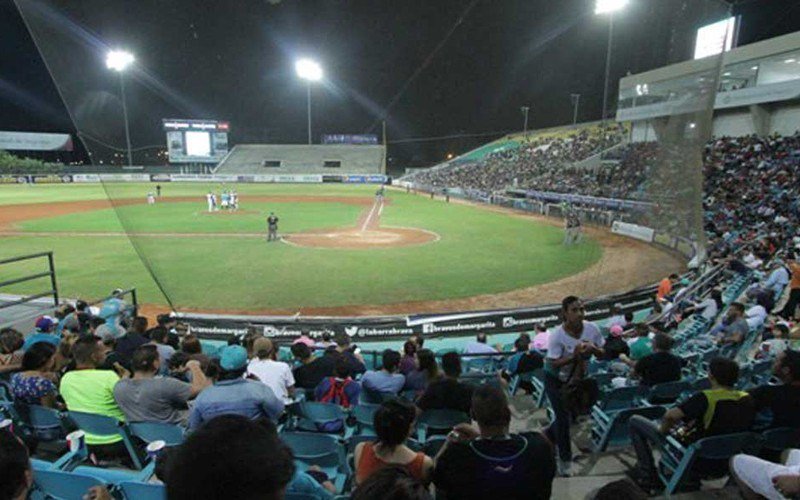 Estadio de Guatamare sufre graves problemas de iluminación