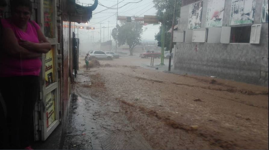 Fallecen dos niñas por intensas lluvias en La Guaira, estado Vargas
