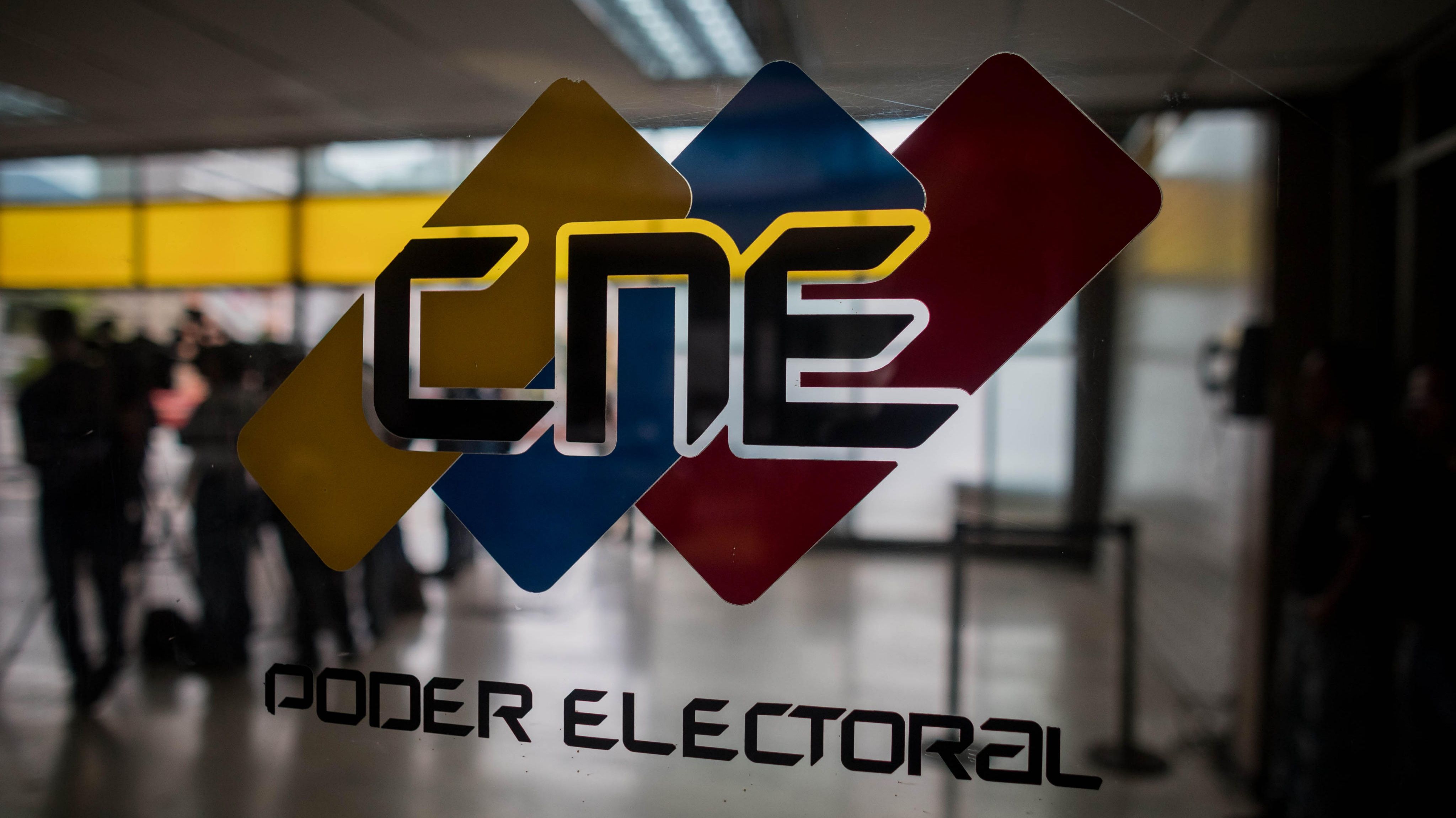 Capriles inscribe su partido La Fuerza del Cambio ante el CNE