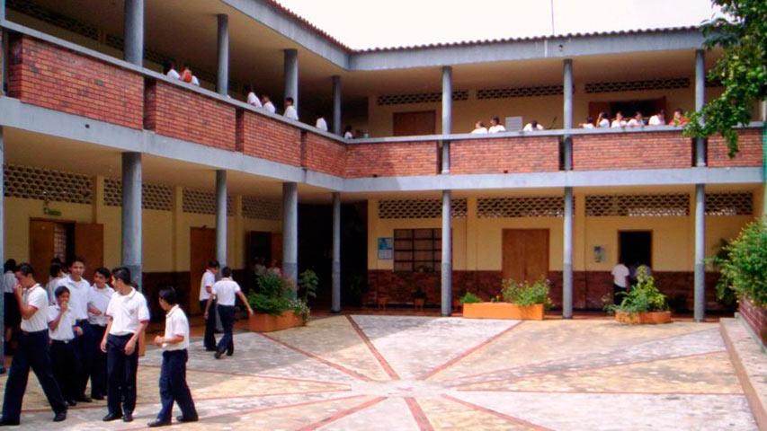 Nuevo salario y falta de maestros complica inicio de año escolar