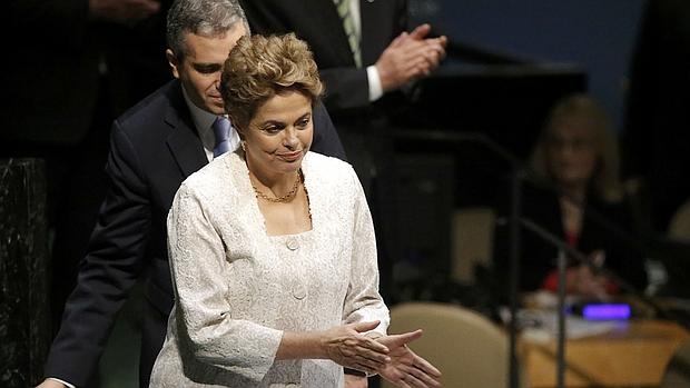 La expresidenta Dilma Rousseff presenta su candidatura al Senado
