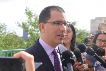 Canciller Arreaza pide a Iván Duque ocuparse de los migrantes colombianos y desplazados internos