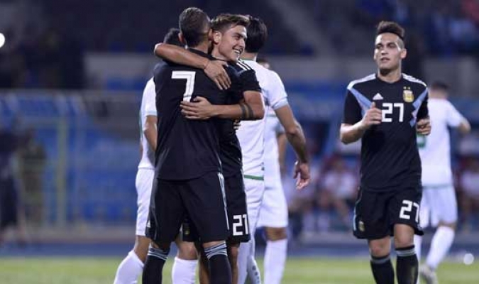 Argentina renovada, sin Messi, goleó a Irak
