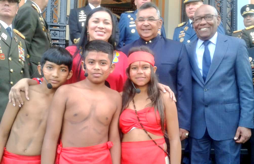 Autoridades realizaron actos en el Panteón Nacional por el Día de la Resistencia Indígena