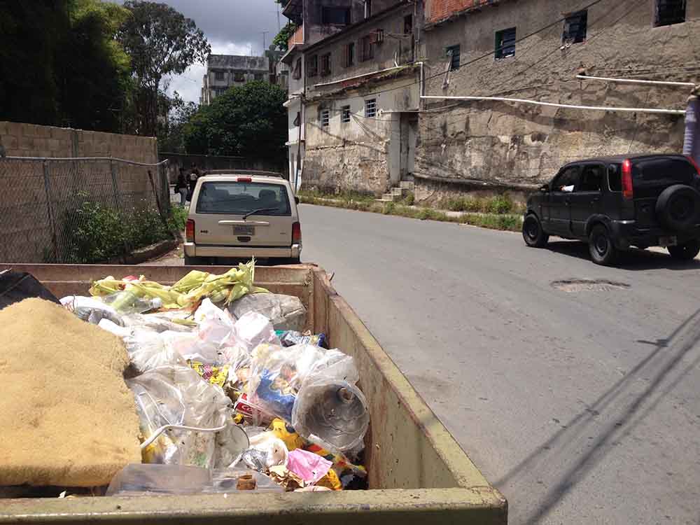 350 familias amenazadas  por la basura