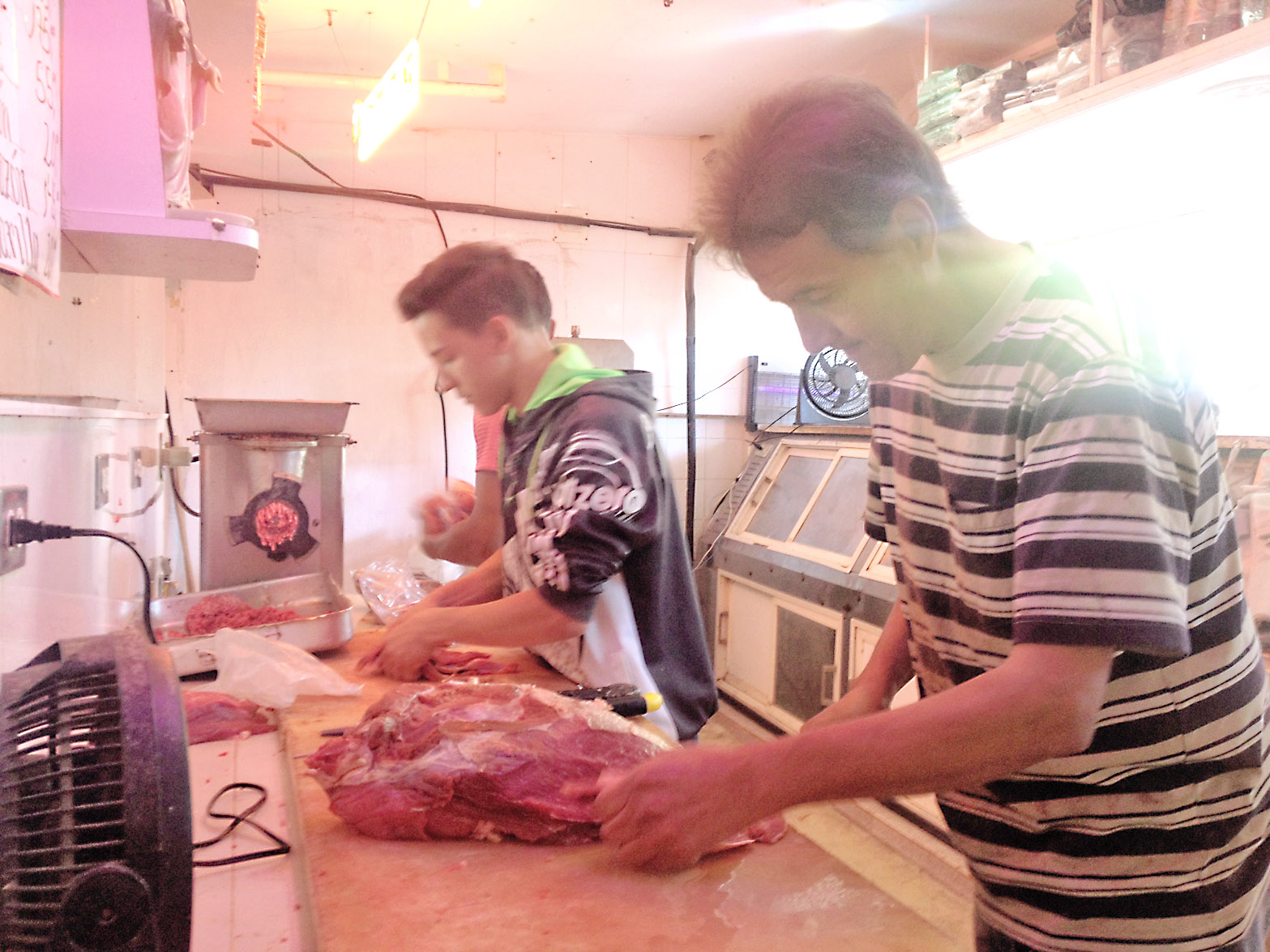 Carnicería de El Paso vendió carne regulada a 400 familias