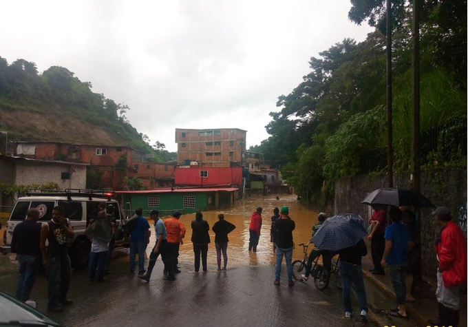 Quebrada en Los Lagos se volvió a desbordar