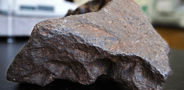Piedra usada para trabar una puerta resulta ser un meteorito de 100.000 dólares