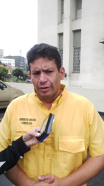 Exconcejal opositor se  siente perseguido en Perú