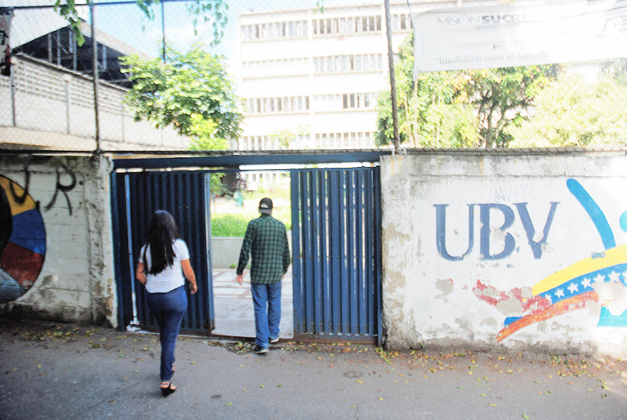 Ubevistas celebran día del estudiante universitario