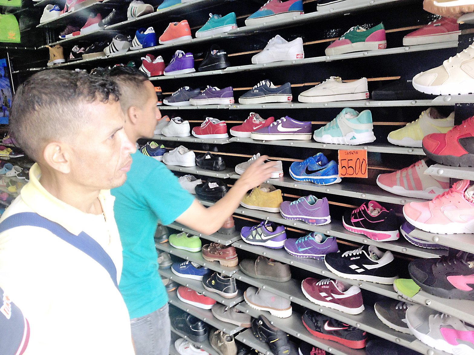 Precios de zapatos por las nubes