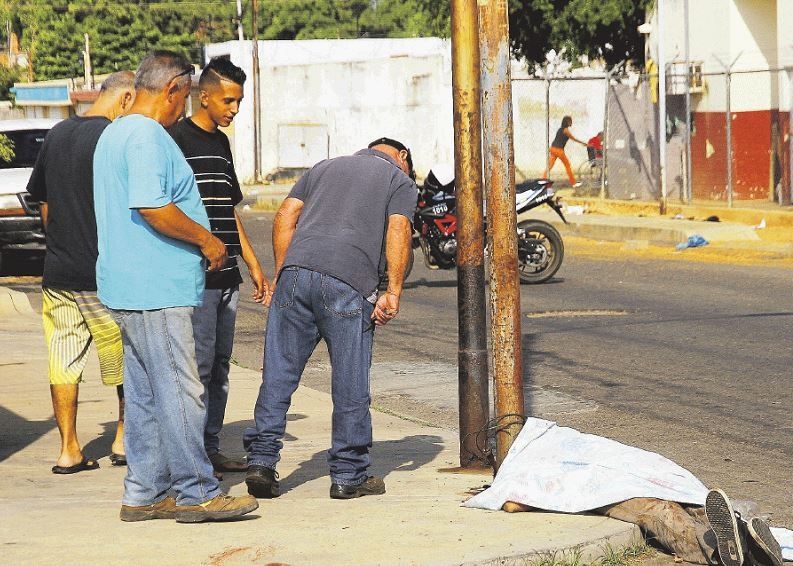 Linchan y abandonan cadáver en plena calle