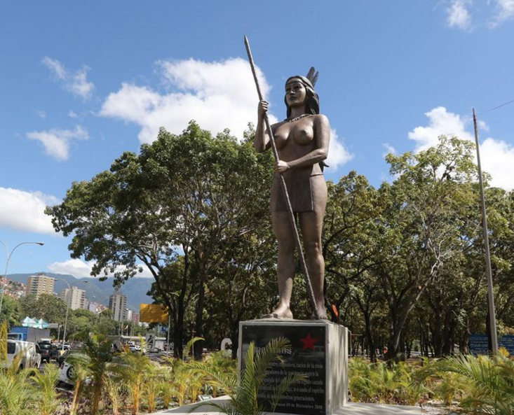 Reemplazan estatua León de Caracas por figura indígena