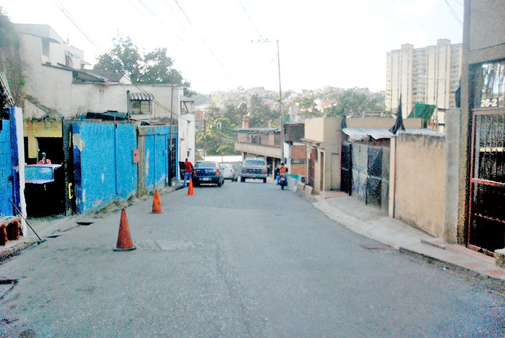 Lluvia de denuncias por falta de agua en Los Teques