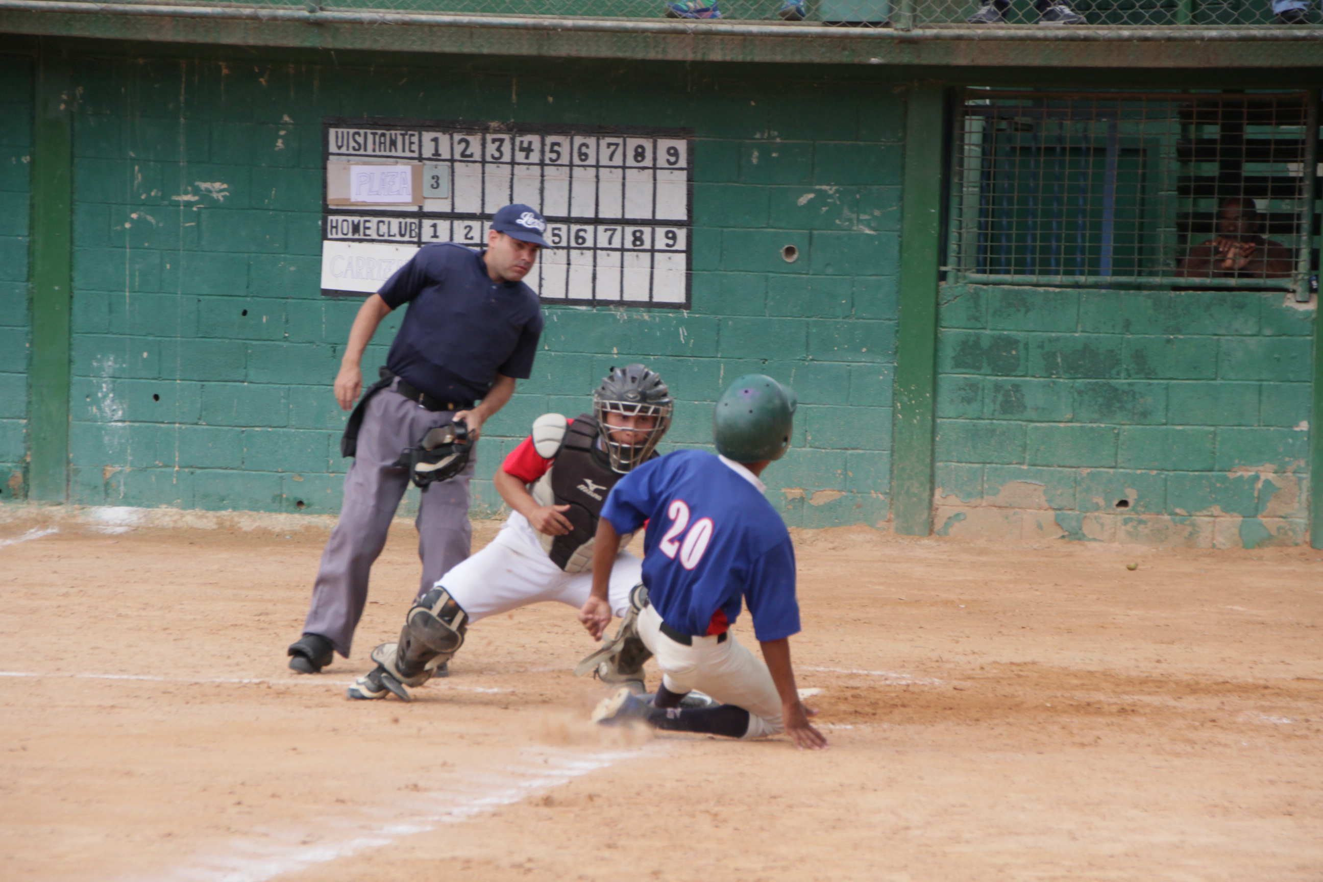 Carrizal no pudo con Plaza en beisbol zonal