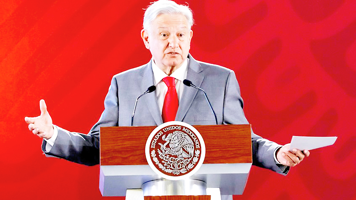 Obrador acusa a exfuncionarios de “destruir” estatal eléctrica