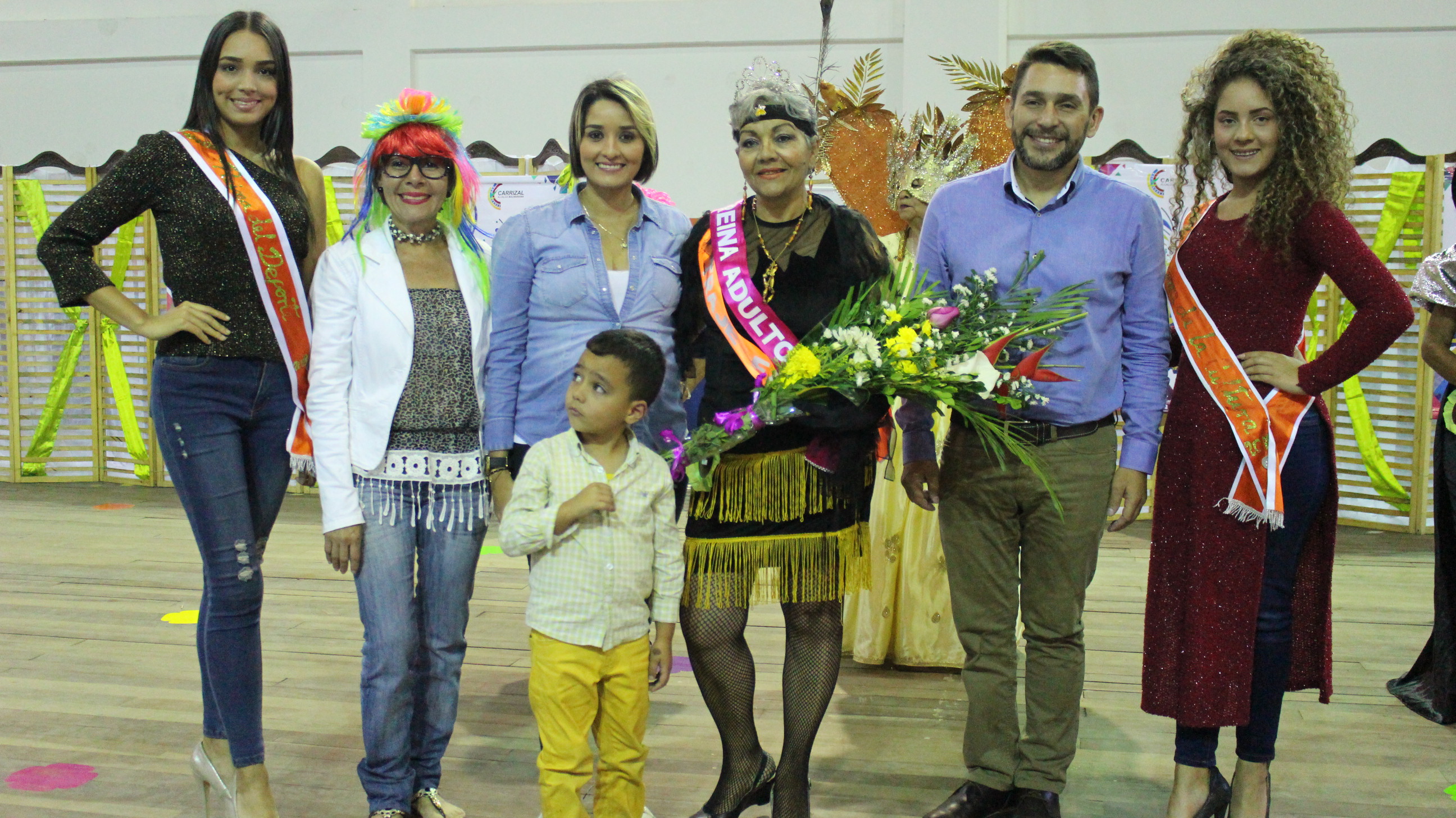 Por primera eligen reina del adulto mayor en Carrizal
