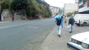 Poca afluencia de transporte dia domingo los lagos