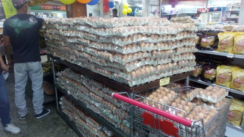 Huevos, queso, cambur han bajado de precios