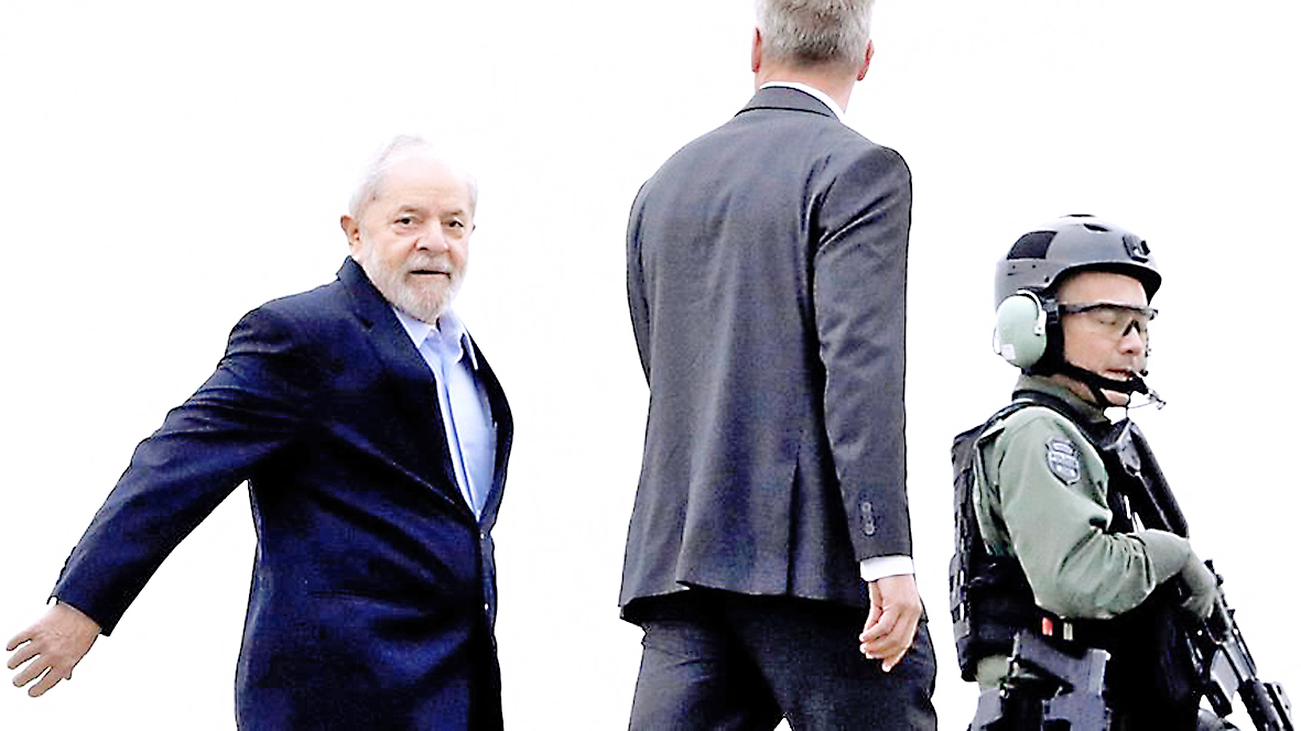 Lula da Silva salió de la cárcel para ir al funeral de su nieto