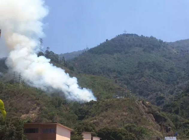 Reportan incendio en El Ávila a la altura de Maripérez