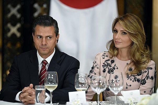 Exprimera dama exigente